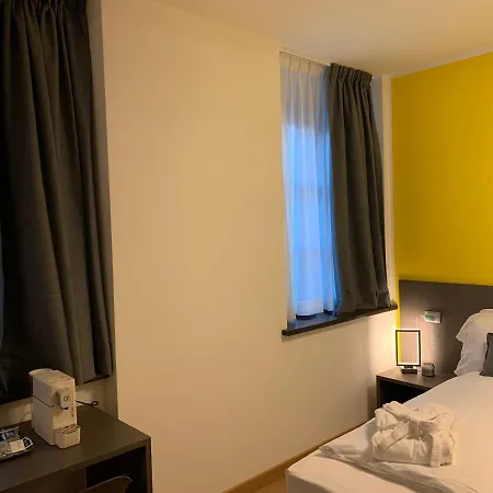 Guest House Le Cassandre Sondrio Extérieur photo