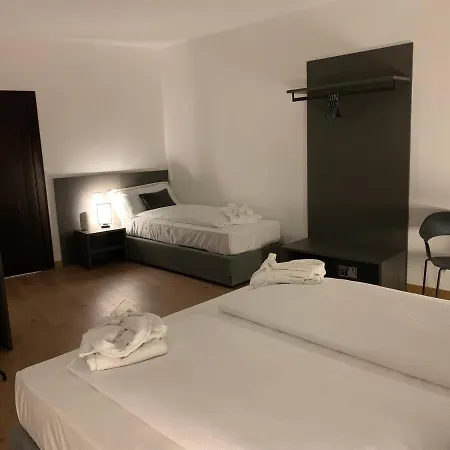 Guest House Le Cassandre Sondrio Extérieur photo